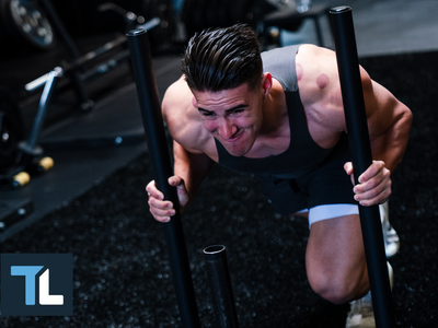 Muscular endurance: Men in weightlifting class