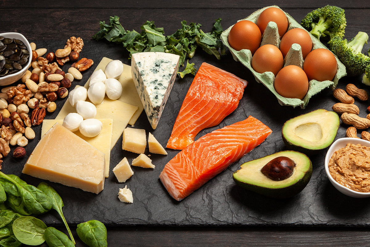 low carb vs keto: a table full of food